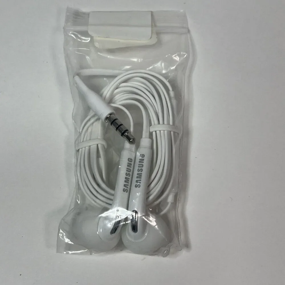 SAMSUNG OEM Wired Headset Headphones 3.5mm Ear Buds w/Controls EO-EG920LW White